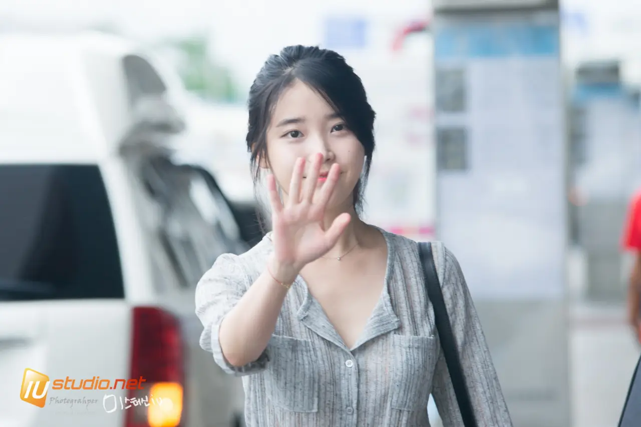 140718. 아이유 김포공항 출국 직찍 by 미스터신iu