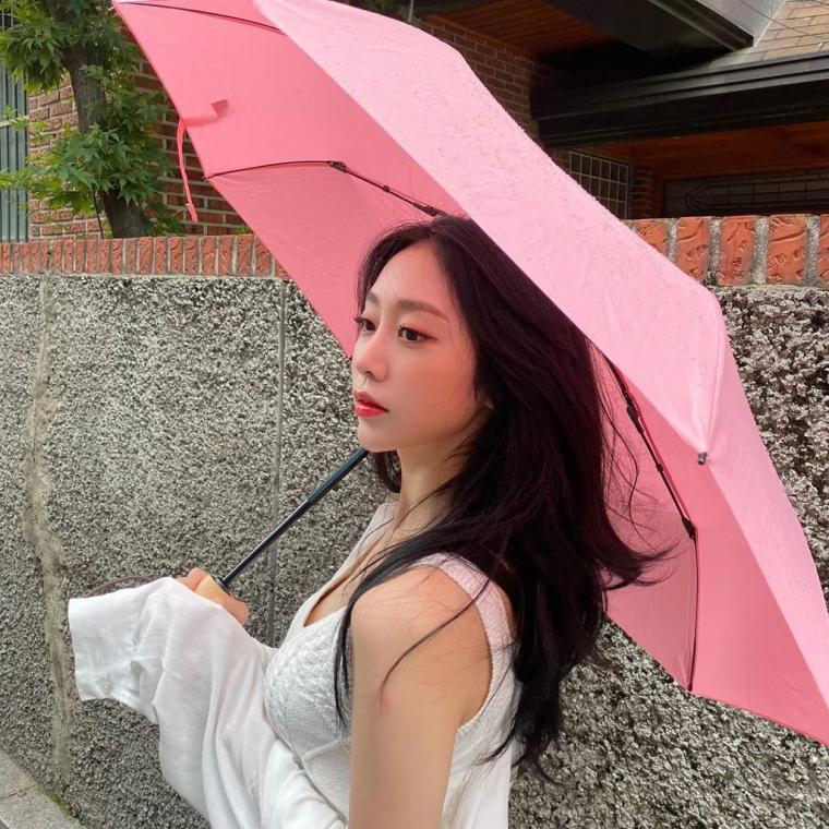 핑크 우산,러블리즈 서지수