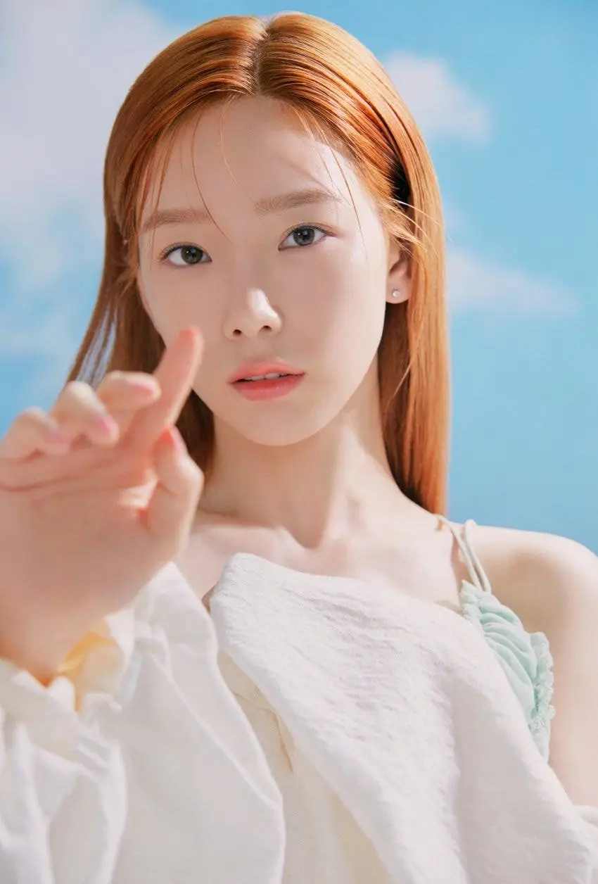 #태연 1st LOOK 화보 로고 제거 버전