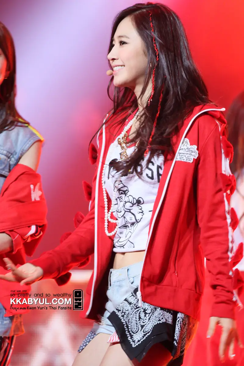 유리(Yuri.SNSD) 직찍 :: 130106 KBS 희망음악회 by Kkabyul.com