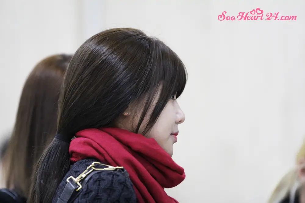 [4 Pics] SNSD_수영:: 121106 김포공항 입국