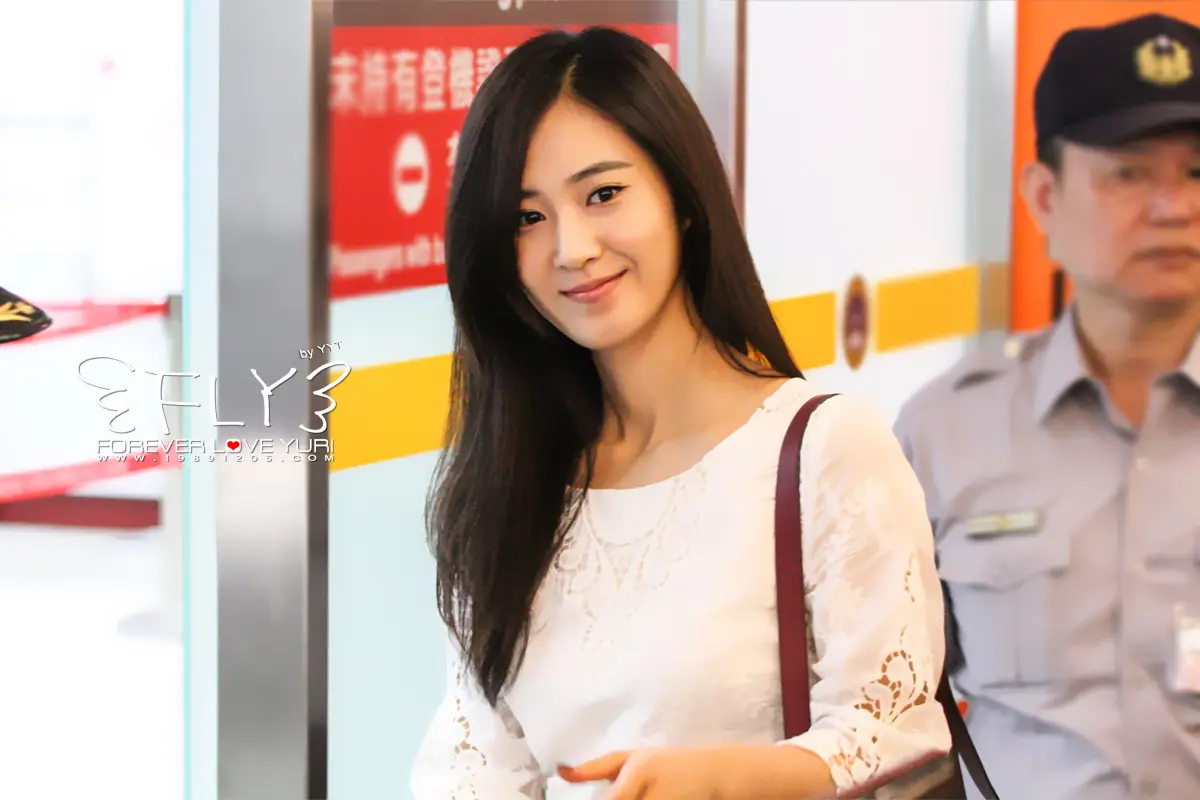 130722 쑹산공항 출국 유리 by Forever Love Yuri