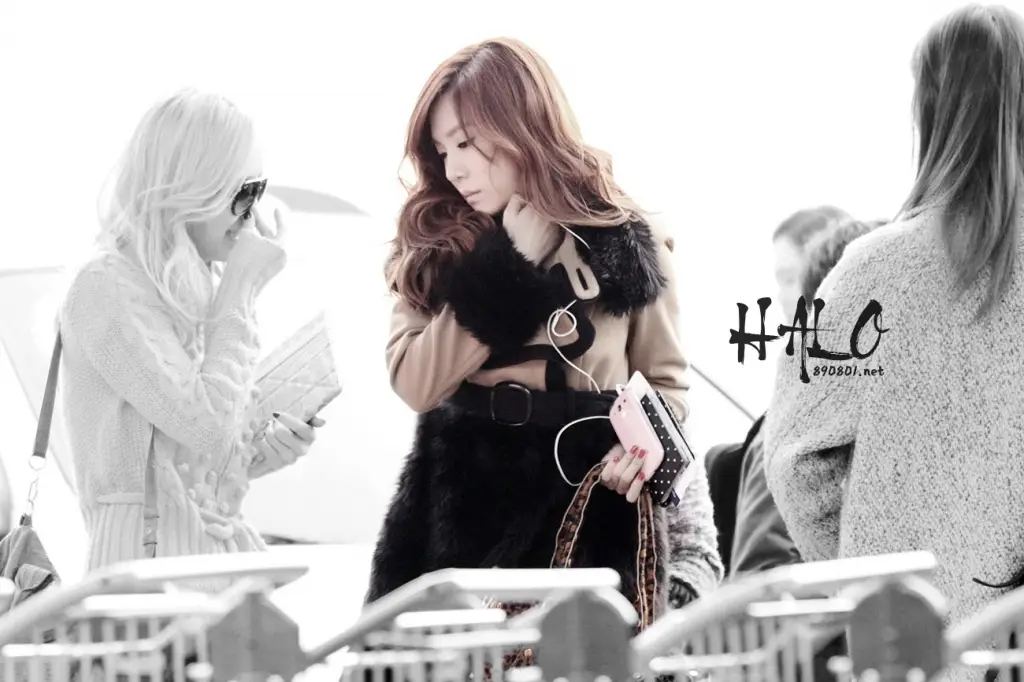 SNSD_Tiffany @ 121122 인천공항 출국 by HALO