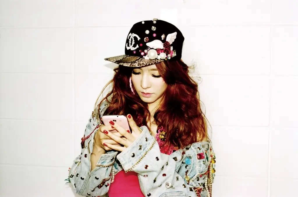 소녀시대 121224 네이버 라인에 올라온 I Got A Boy Teaser.jpg