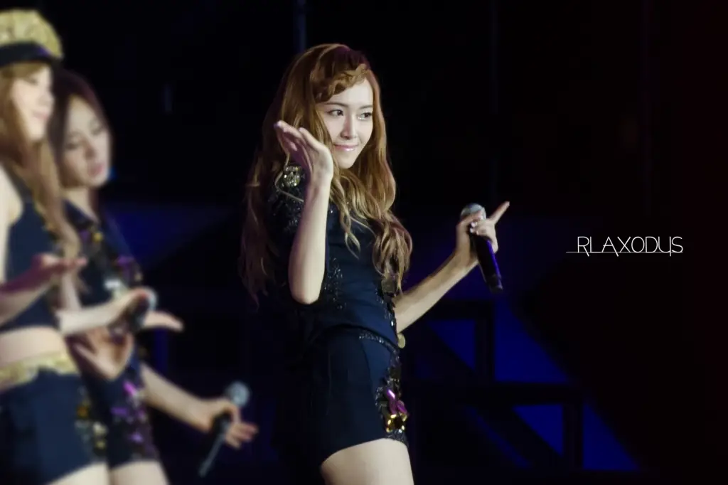 SNSD_제시카 직찍 @ 121123 SM TOWN Live Tour III in Singapore by hellokpop,lumi9scent,rlaxodus