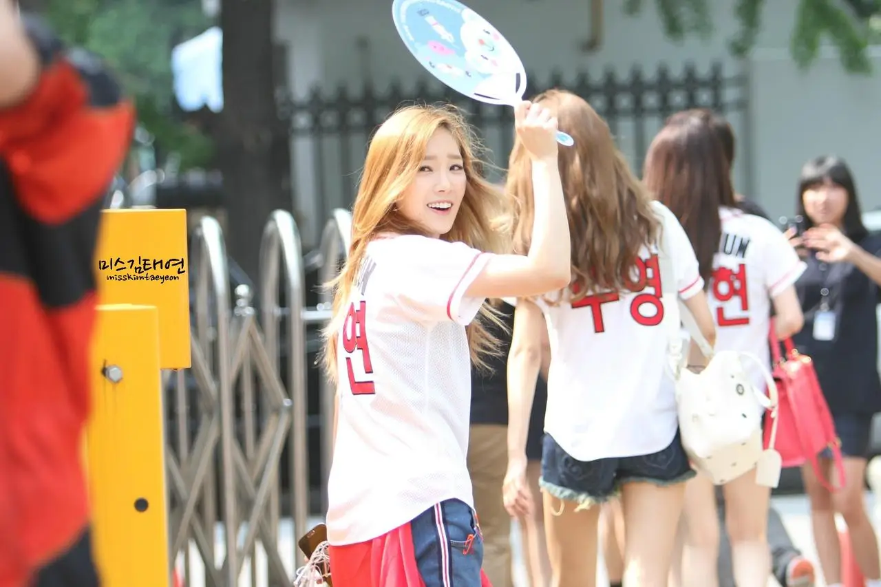 130705 KBS 뮤직뱅크 출퇴근길 태연 by Oh-TaeNy Ceci, Mr. Zhang, nakus32, 별가루, SamYang