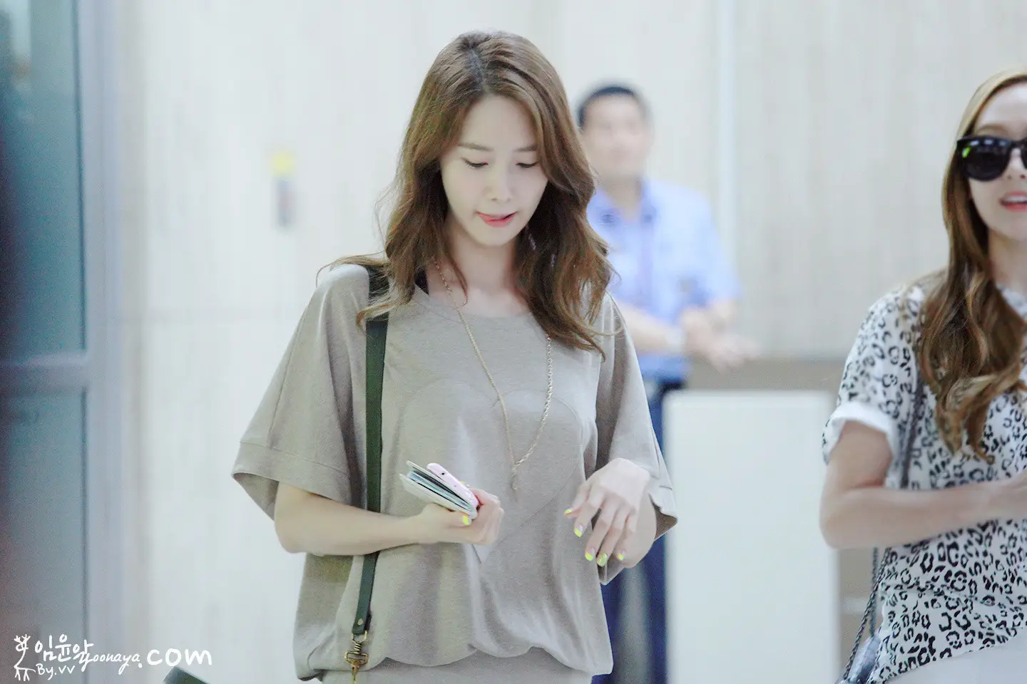 윤아 직찍 :: 130620 김포공항 입국 by 윤아야닷컴 vv