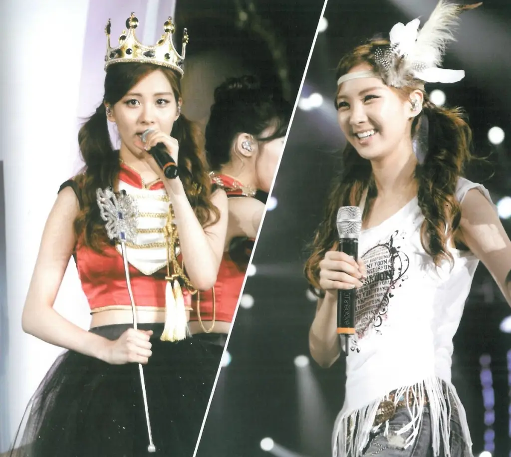 [Scan] 2011 Girls’ Generation Tour photobook