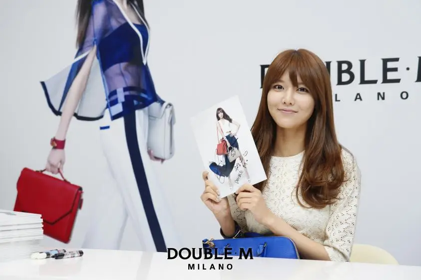 수영(SNSD) Double-M 팬사인 이벤트 (Sooyoung Double-M fansign event)