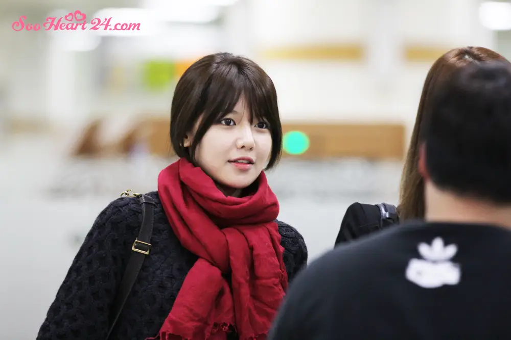 [4 Pics] SNSD_수영:: 121106 김포공항 입국