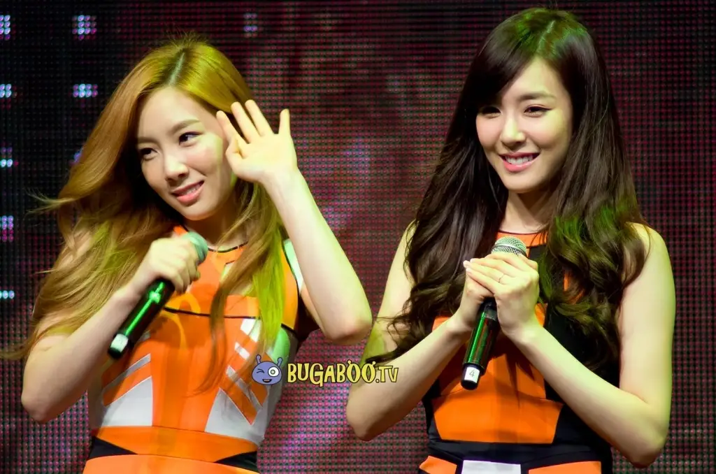 태연&티파니 직찍 :: 130521 Truemove H 행사 by Bugaboo