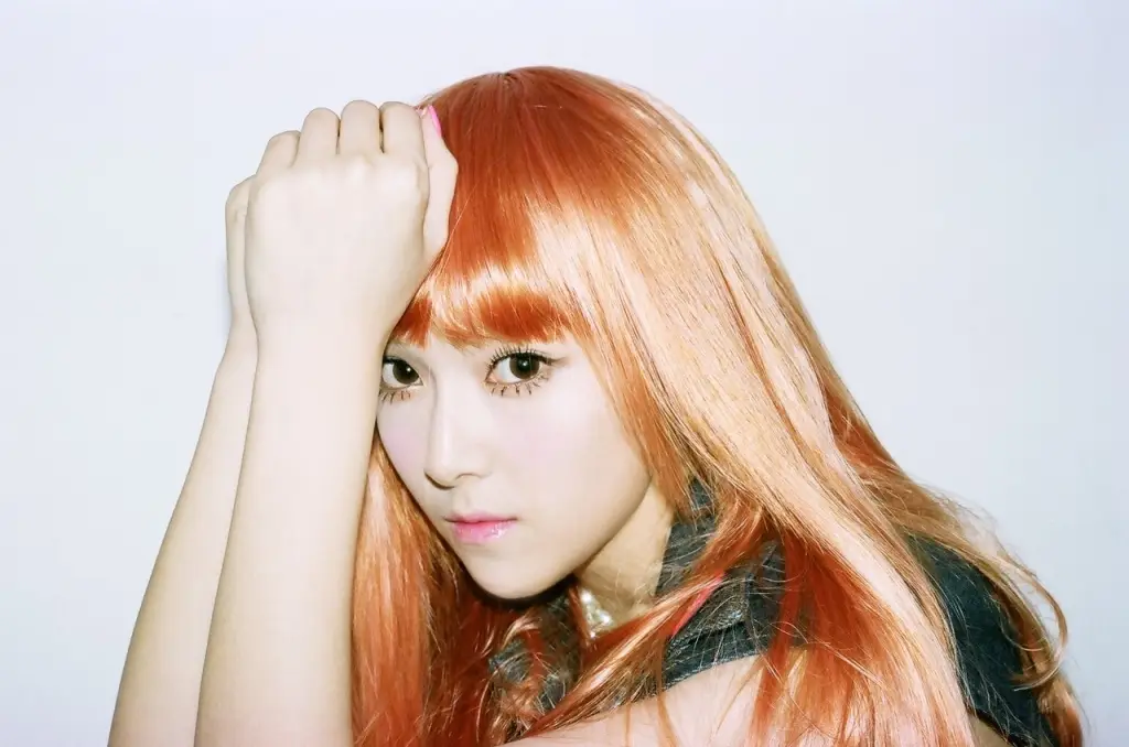 소녀시대 121224 네이버 라인에 올라온 I Got A Boy Teaser.jpg