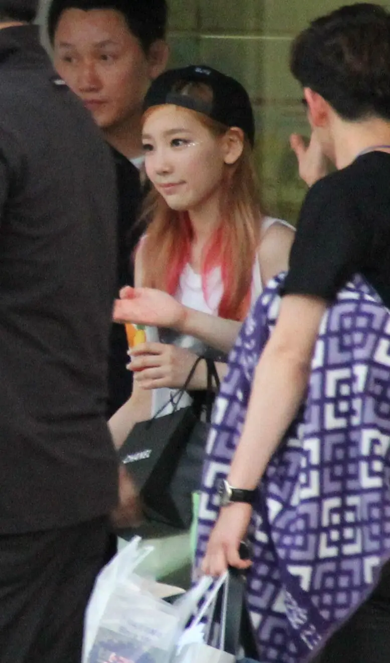 태연(Taeyeon) 퇴근길...130609 Girls&Peace in Seoul by 꽃숑, makoto, MrZhang