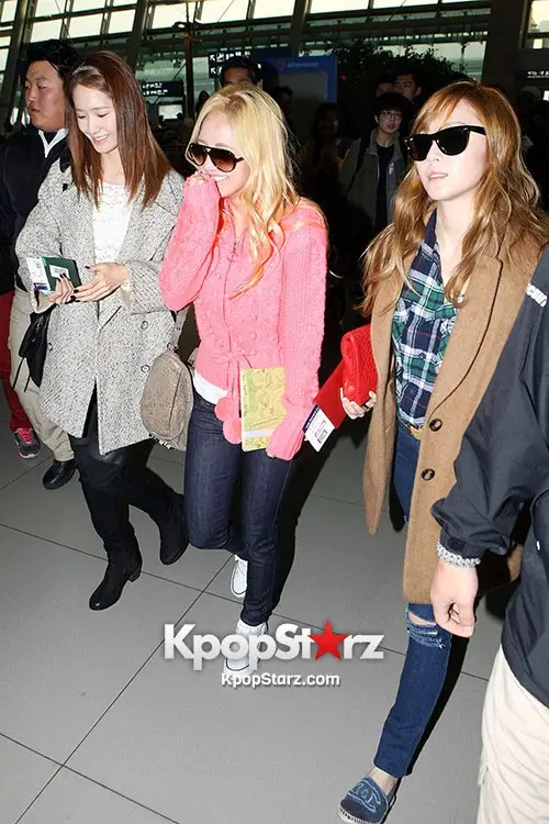 [16pics] SNSD_Jessica 121122 인천공항 by Kpopstarz.com