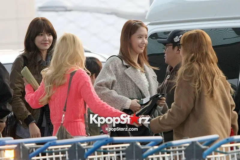 [16pics] SNSD_Jessica 121122 인천공항 by Kpopstarz.com