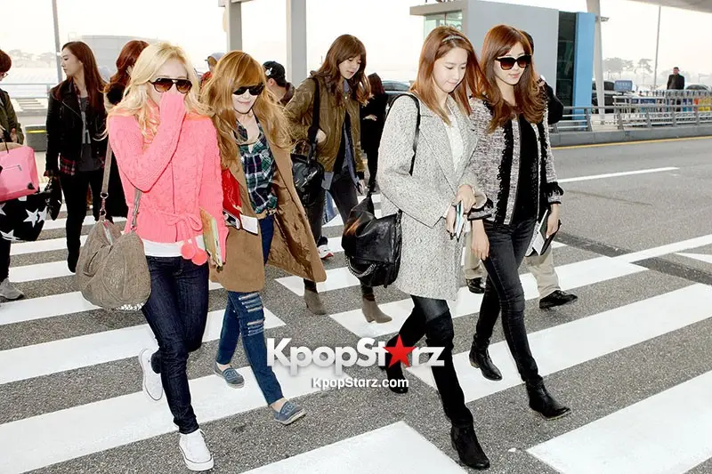 [16pics] SNSD_Jessica 121122 인천공항 by Kpopstarz.com