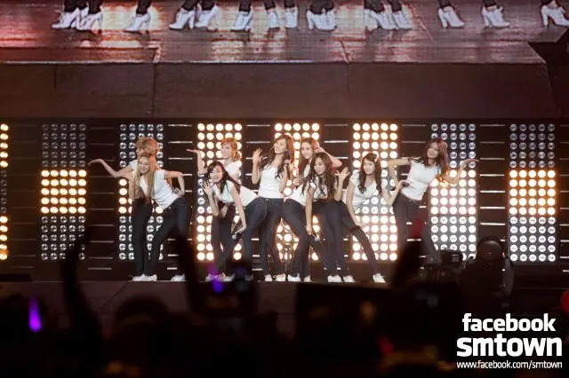 111023 SMTOWN LIVE in New York 공연 사진 (보도사진 + SMTOWN 페이스북)