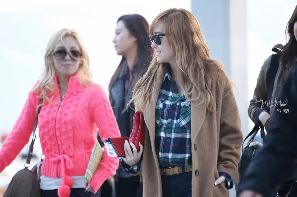 [7PICS] 제시카.SNSD @ 121122 인천공항 by 제스쳐