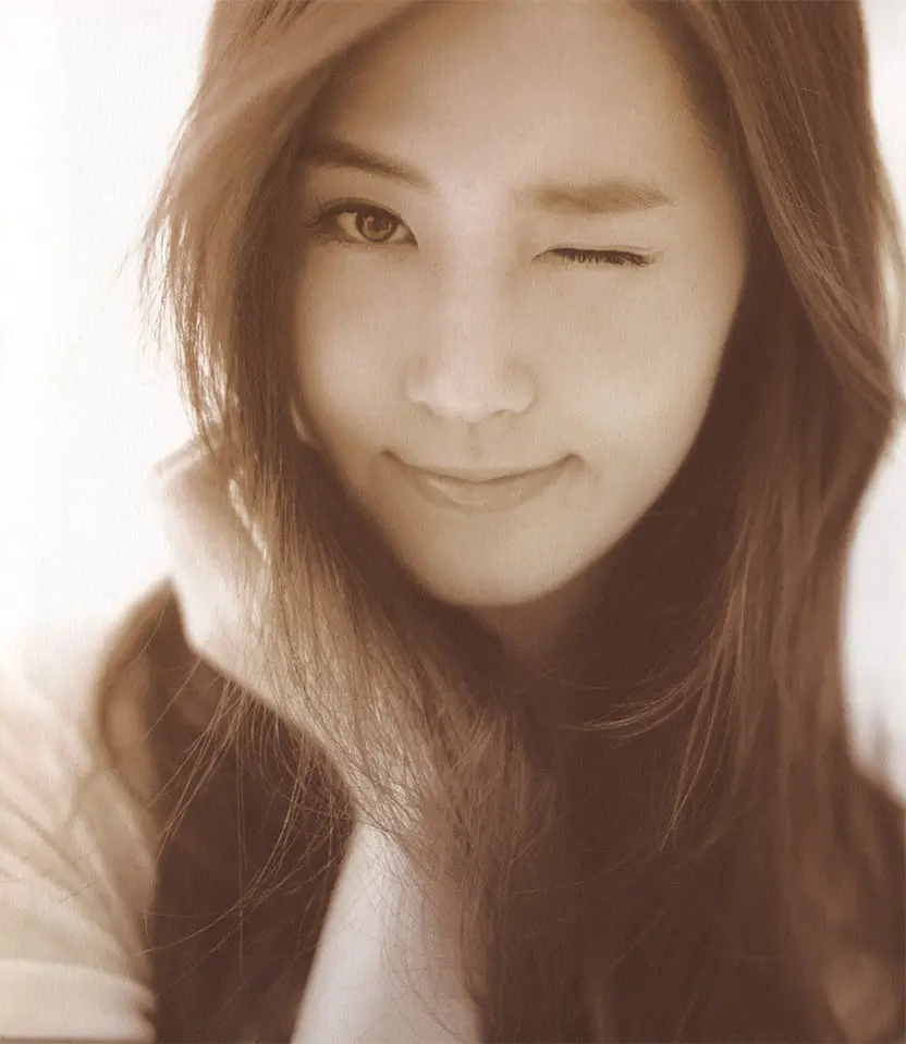 소녀시대 유리 양의 생일을 축하합니다.!!