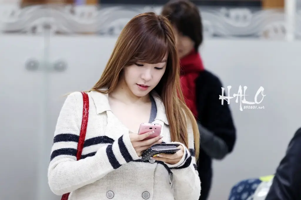 [2 Pics] SNSD_티파니(tiffany) :: 121106 김포공항 입국