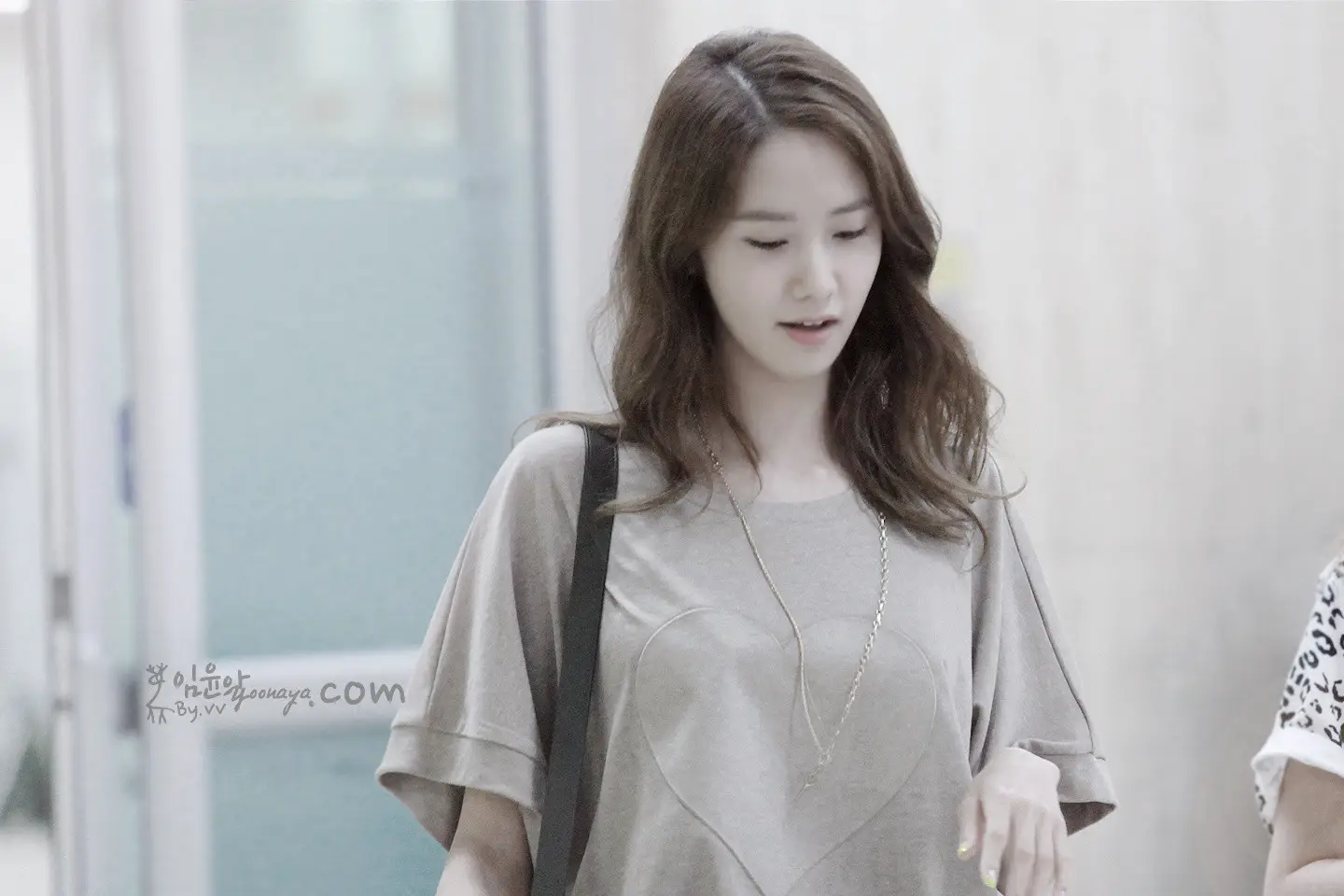 윤아 직찍 :: 130620 김포공항 입국 by 윤아야닷컴 vv