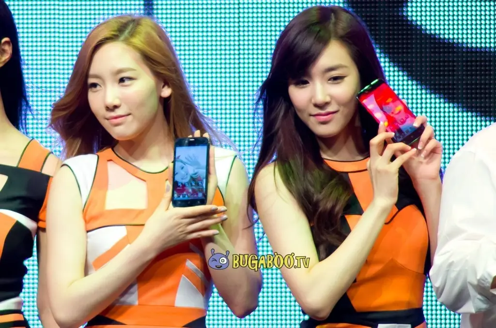 태연&티파니 직찍 :: 130521 Truemove H 행사 by Bugaboo