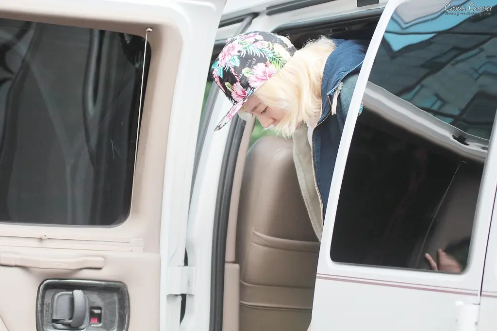 써니(Sunny) 직찍 @ 130517 뮤직뱅크 출.퇴근 by Come Closer, Peek-A-Boo!