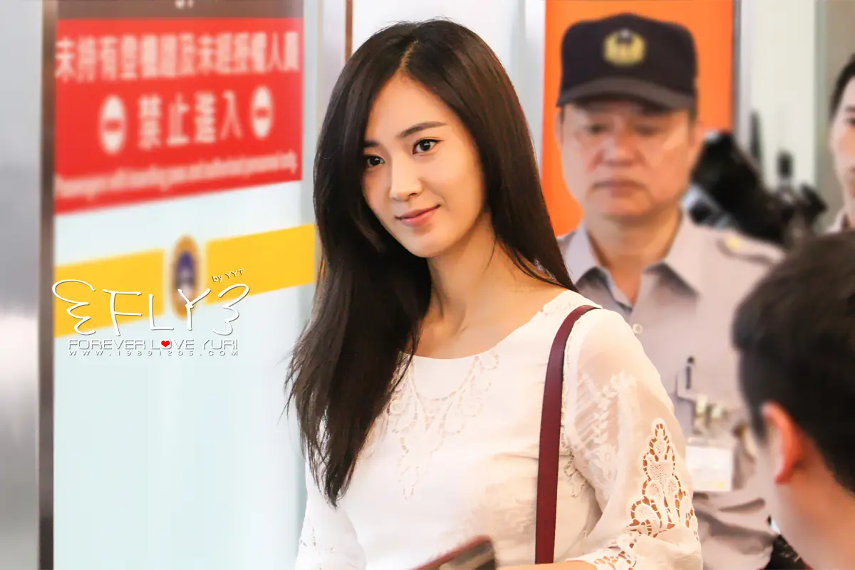 130722 쑹산공항 출국 유리 by Forever Love Yuri