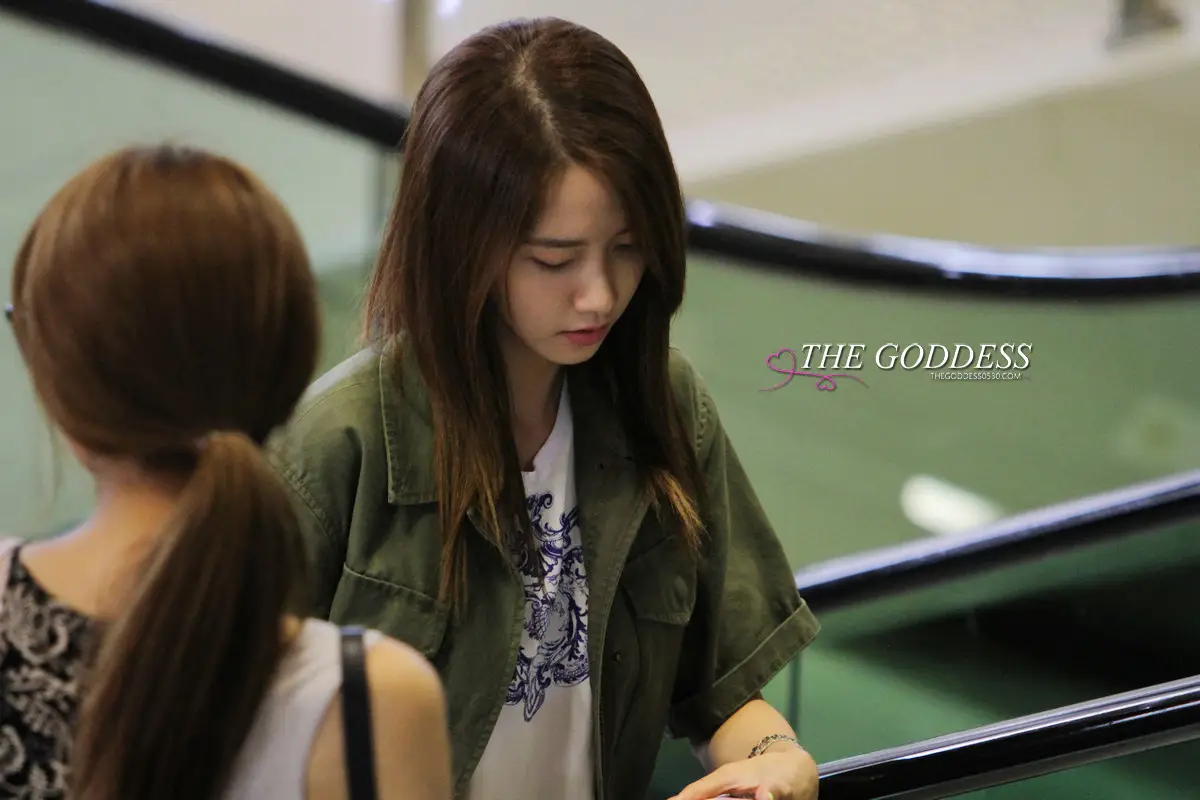 130619 김포공항 출국 윤아 두장 by The Goddess