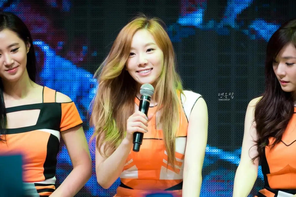 태연&티파니 직찍 :: 130521 Truemove H by 탱온탑