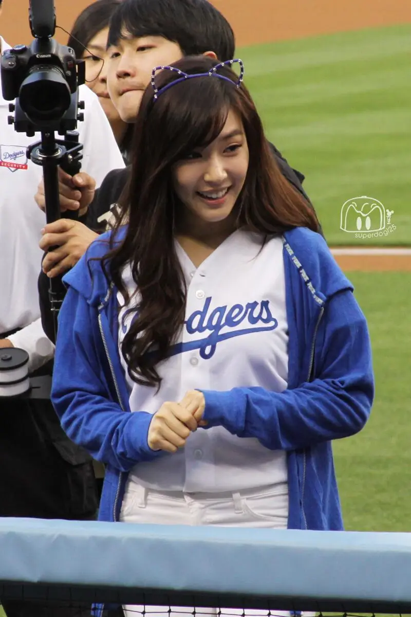 티파니(Tiffany) 직찍 :: 130507 LA다저스 시구 by Superdog125, Taengscle, februarythirty