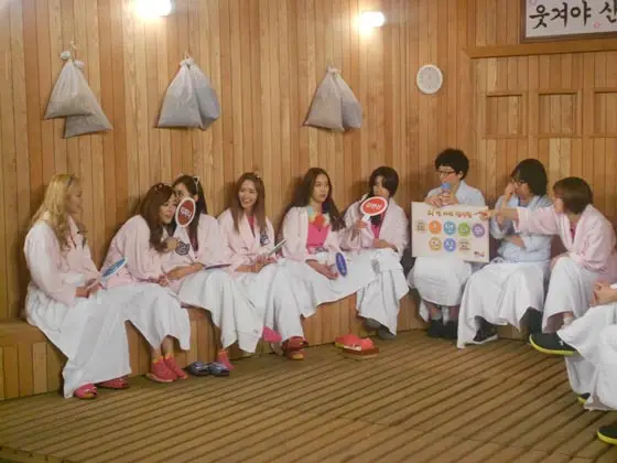 소녀시대(SNSD) 130117 해피투게더 공홈.jpg