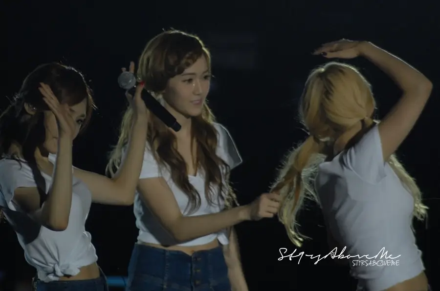 SNSD_제시카 직찍 @ 121123 싱가포르 SM 콘서트 by Heavenly Forest,St9rAboveMe,Ferriswheelwenn