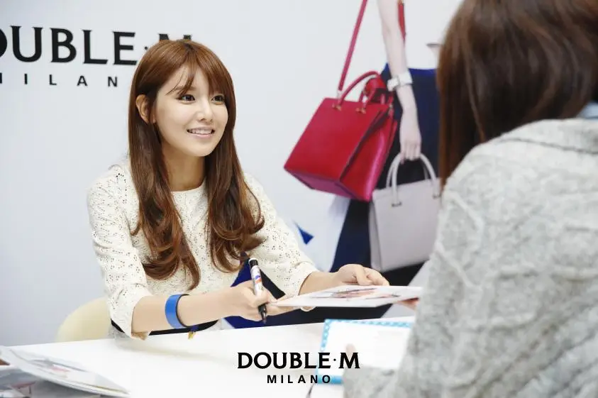 수영(SNSD) Double-M 팬사인 이벤트 (Sooyoung Double-M fansign event)