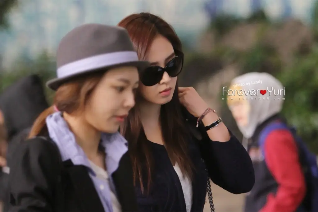 유리(Yuri.SNSD) 직찍 :: 130416 김포공항 출국 by FLY, natalie