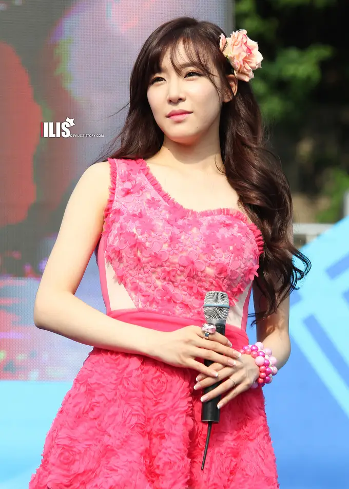 티파니(Tiffany) 직찍 :: 130525 경복고 동문회 by snsdforever, 이리스