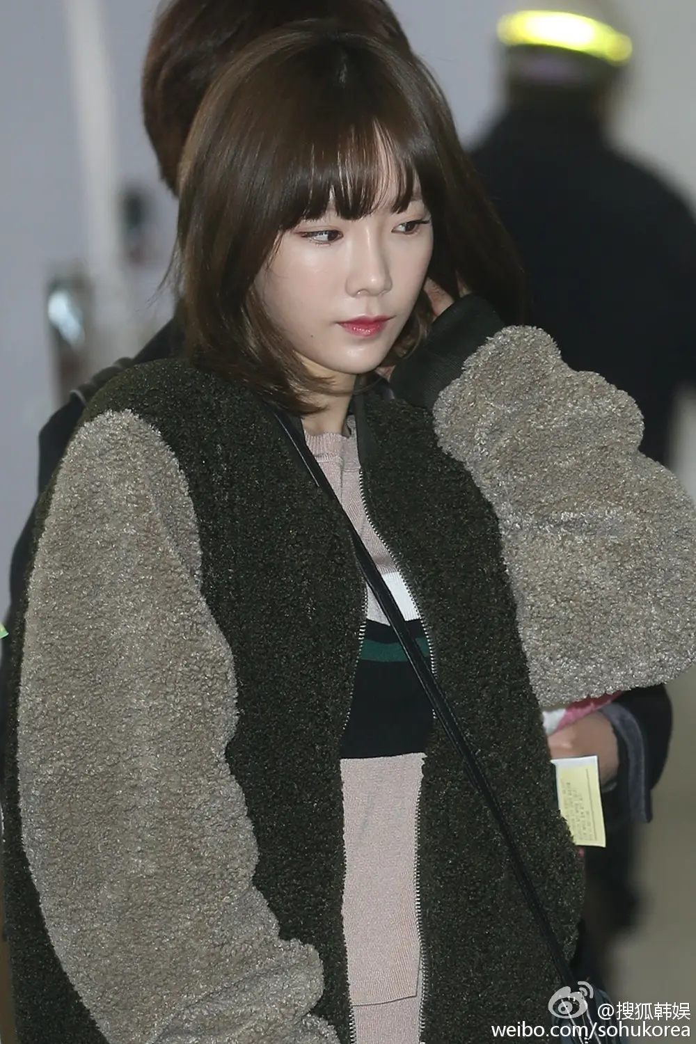 161118 김포공항 부산행 태연 by 搜狐韩娱