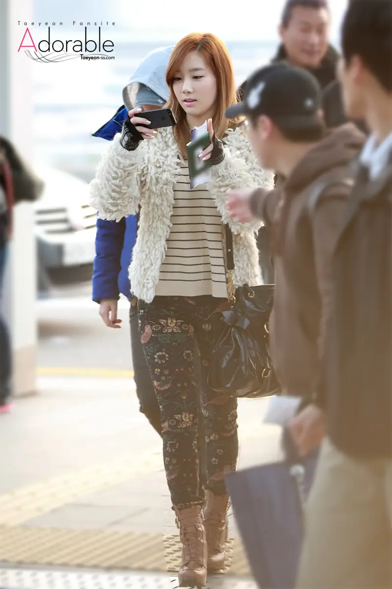 121122~26 인천공항 태연 직찍 by Adorable