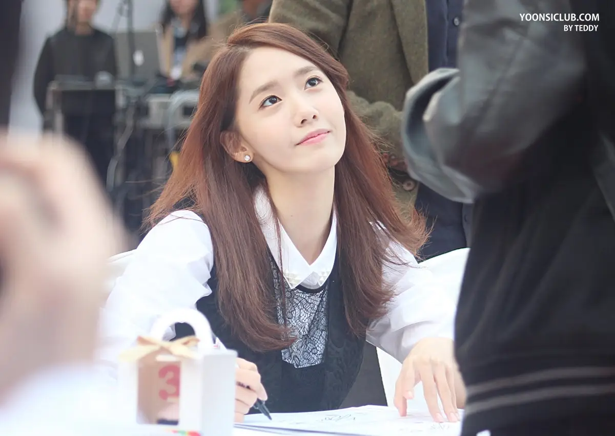 131101 롯데백화점 팬싸인회 윤아 직찍 by YoonSiClub