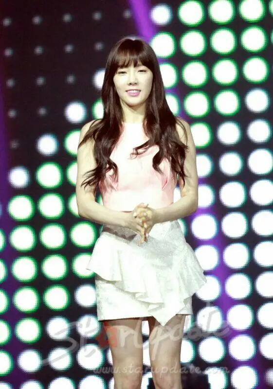 140410 태연 태국 B-ing 이벤트 직찍.jpg