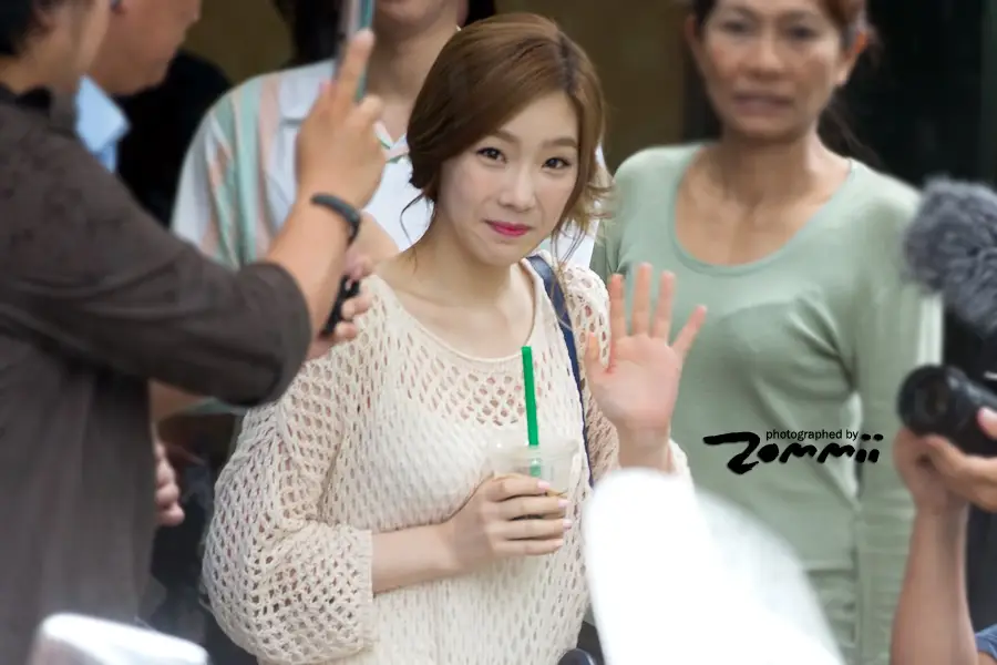 130822 Chamni's eyes studio 태연 직찍 by Zommii