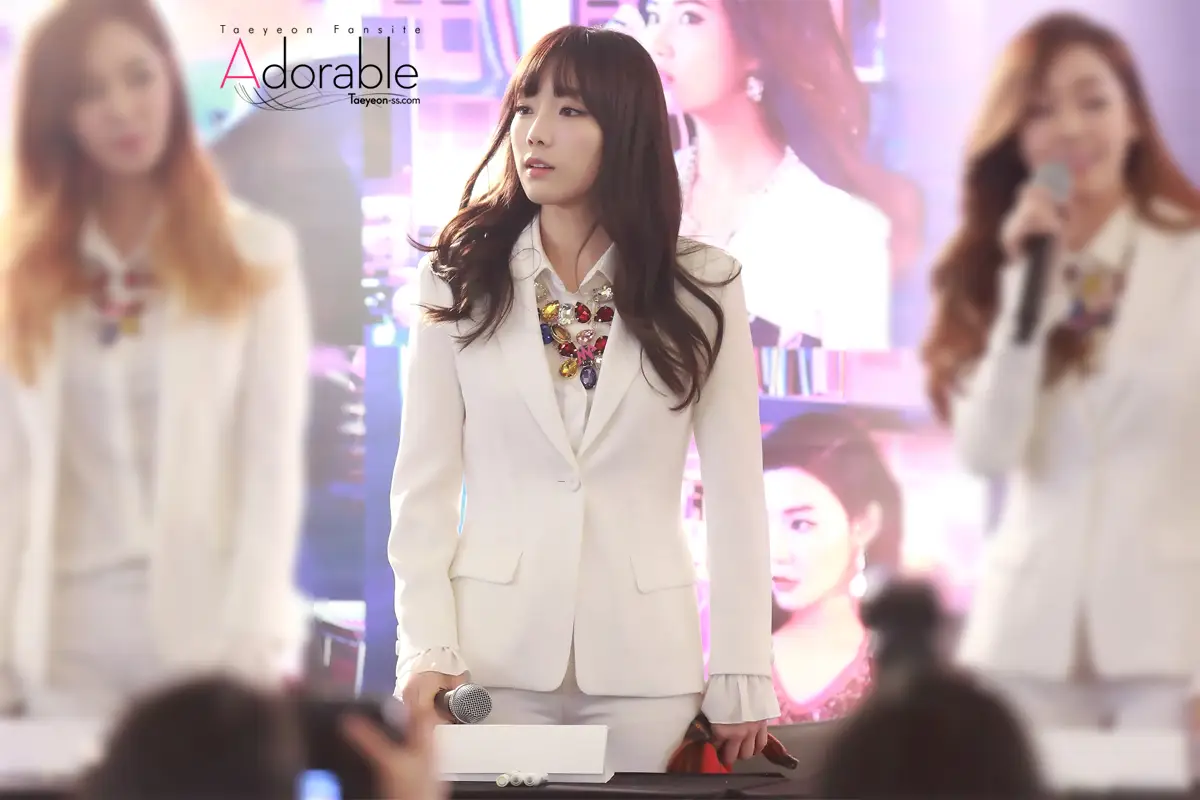 140314 여의도 IFC몰 사인회 태연 직찍 by Adorable