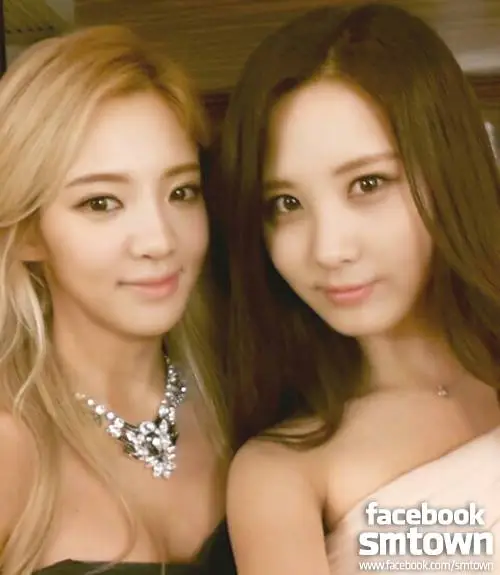 효연&서현 2013 MAMA.jpg - SM 페북 웨이보