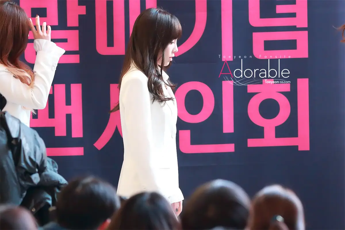 140314 여의도 IFC몰 사인회 태연 직찍 by Adorable