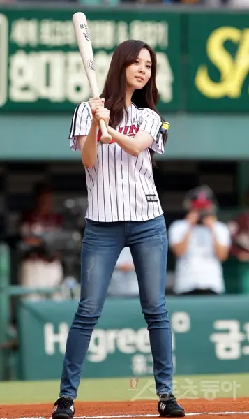 서현이 기사 사진.jpg - 130827 프로야구 시타