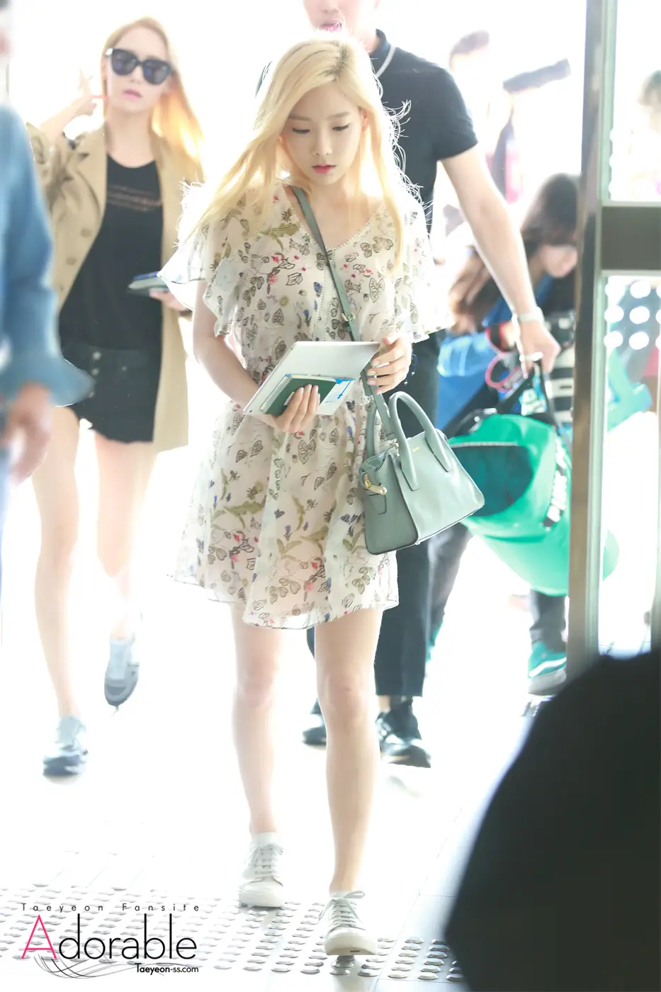 150704 김포공항 출국 태연 직찍 by Adorable