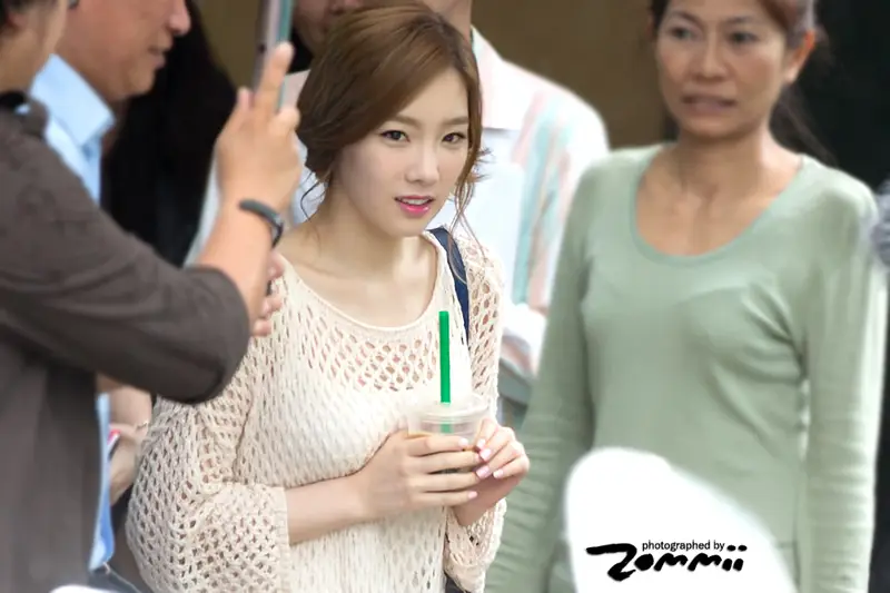 130822 Chamni's eyes studio 태연 직찍 by Zommii