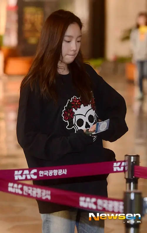 소녀시대 130918 김포공항 출국 기사사진.jpg