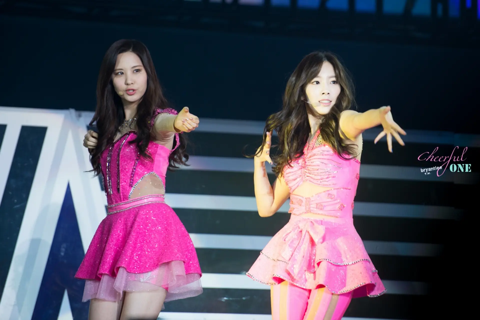 131109 ~ 10 G&P in HK 태연 직찍 by Cheerful One