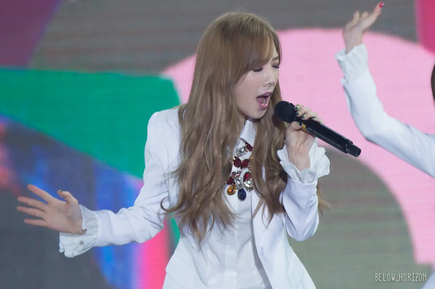 141025 MBC 코리안 뮤직웨이브 태연 by below_horizon, Blossom island